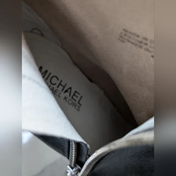 Michael Kors Elegant Black Leather Ankle Boots Size 7 - Picture 6 of 9